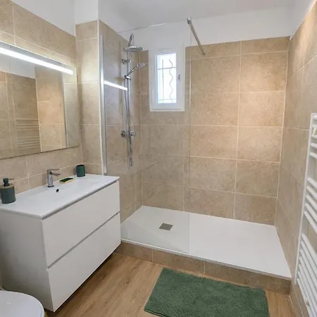 Βίλα Myosotis 4 Bedrooms, Garden Air Conditioning Ιέρ