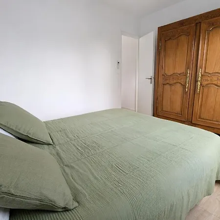 Myosotis 4 Bedrooms, Garden Air Conditioning Вилла