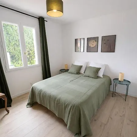 Myosotis 4 Bedrooms, Garden Air Conditioning Вилла Йер