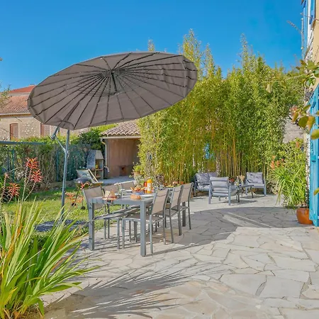 Вилла Myosotis 4 Bedrooms, Garden Air Conditioning
