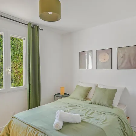 Вилла Myosotis 4 Bedrooms, Garden Air Conditioning *