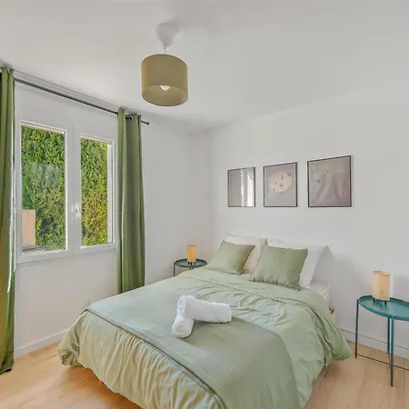 Myosotis 4 Bedrooms, Garden Air Conditioning