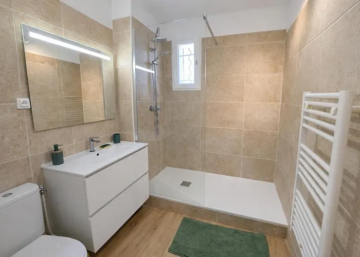 Βίλα Myosotis 4 Bedrooms, Garden Air Conditioning Ιέρ