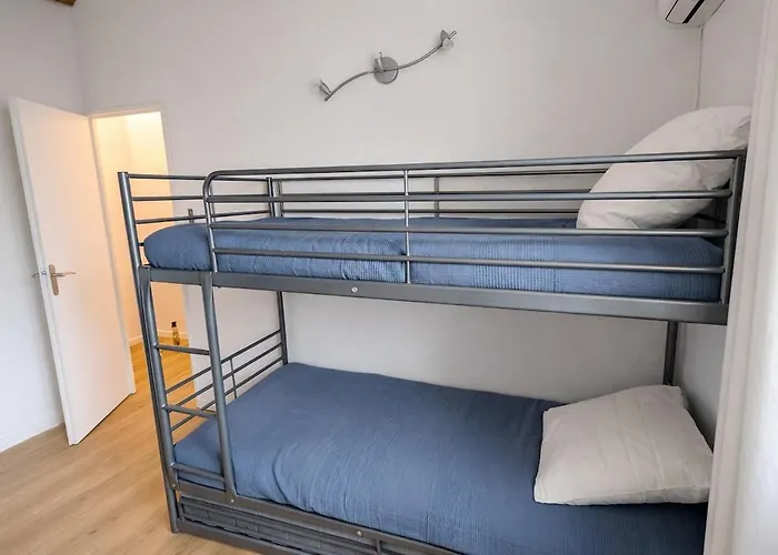 Myosotis 4 Bedrooms, Garden Air Conditioning